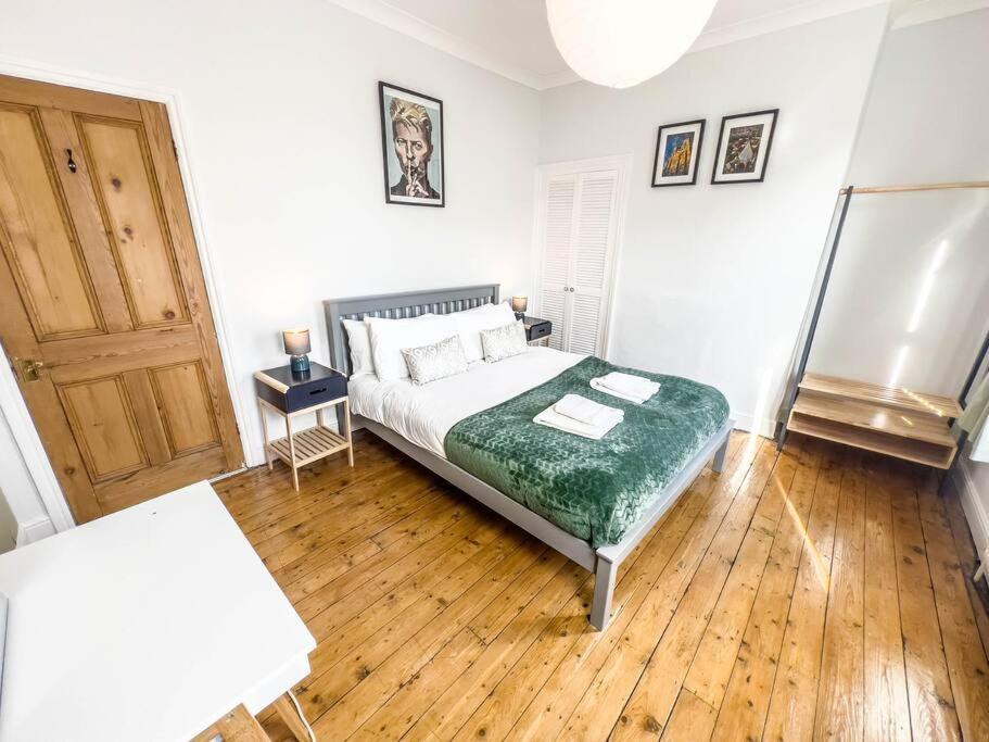 Fully Equipped 2 Bed Flat In Bradford - Sleeps 4 Appartement Buitenkant foto