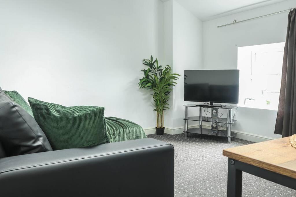 Fully Equipped 2 Bed Flat In Bradford - Sleeps 4 Appartement Buitenkant foto